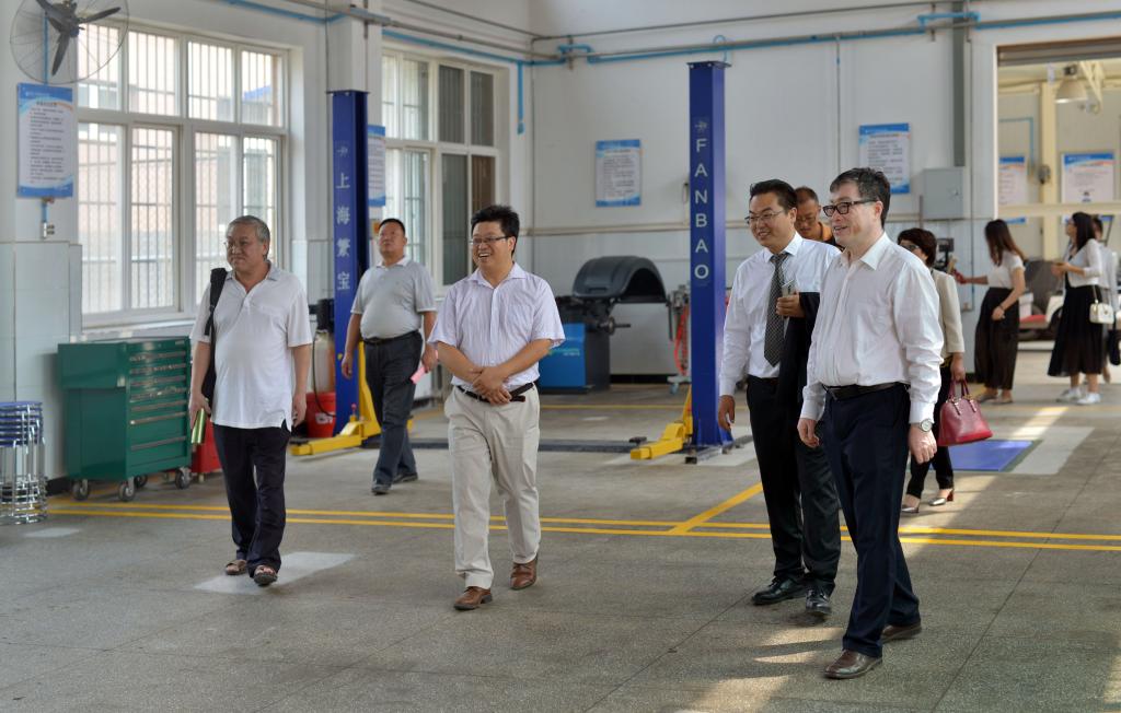 张新钰教授一行实地考察我院实训基地